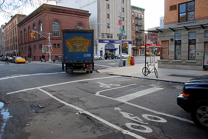 Bike Box at the 2nd Street Bike Lane