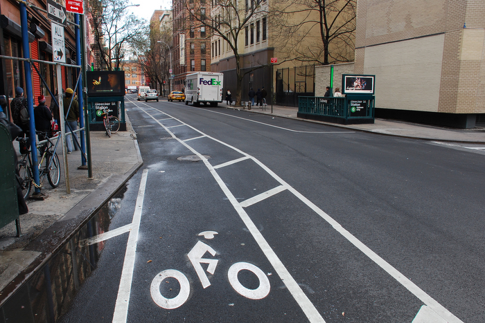 bleeker-street-bike-lane-12312007 bleeker-street-bike-lane-12312007