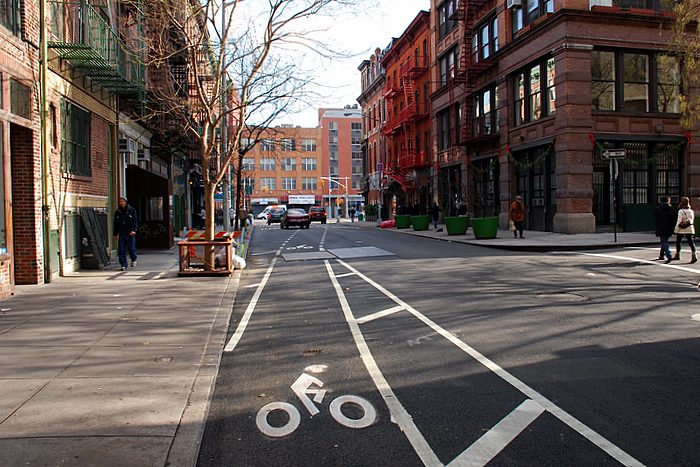bleeker-street-bike-lane-approaching-bowery-12312007 bleeker-street-bike-lane-approaching-bowery-12312007